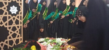 تصاویر / استقبال طلاب حوزه‌ علمیه خواهران شهرستان مراغه از شهید گمنام