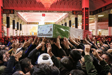 تصاویر/ آیین وداع با پیکر مطهر شهدای گمنام در حرم مطهر حضرت معصومه (س)