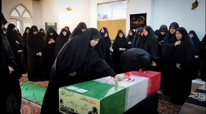 فیلم| شهید گمنام میهمان مدرسه علمیه تخصصی فاطمیه کرمان