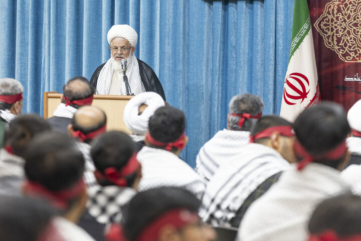 دیدار جمعی از فرماندهان اقشار و محلات با امام جمعه یزد