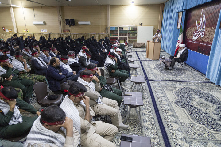 دیدار جمعی از فرماندهان اقشار و محلات با امام جمعه یزد