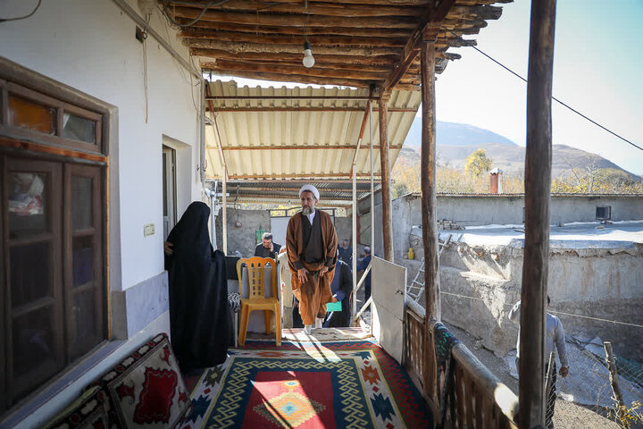 دیدار امام جمعه قزوین با خانواده شهید سلخوری