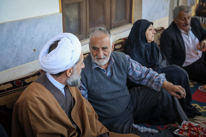 دیدار امام جمعه قزوین با خانواده شهید سلخوری