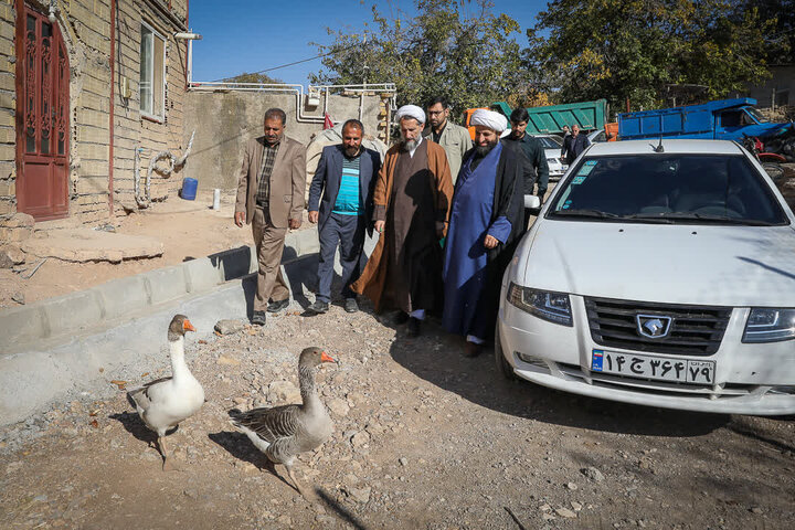دیدار امام جمعه قزوین با خانواده شهید سلخوری