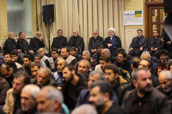 تصاویر/ حضور نماینده ولی فقیه در آذربایجان شرقی در جمع عزاداران در تبریز
