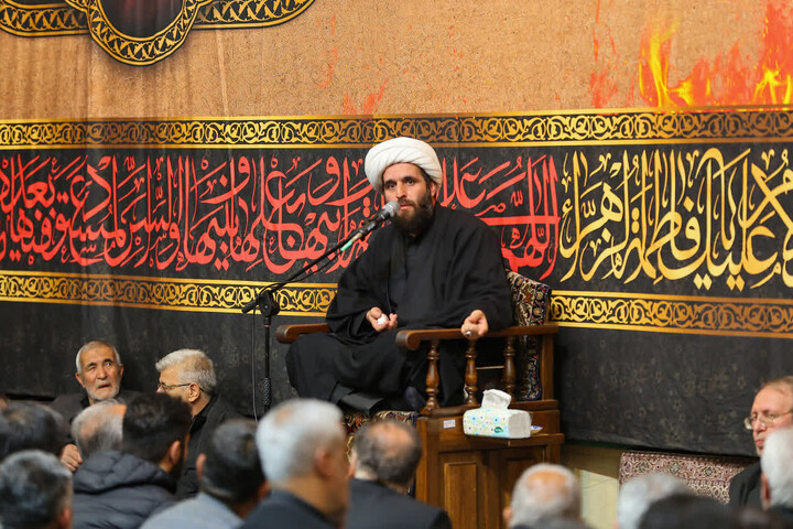 تصاویر/ حضور نماینده ولی فقیه در آذربایجان شرقی در جمع عزاداران در تبریز
