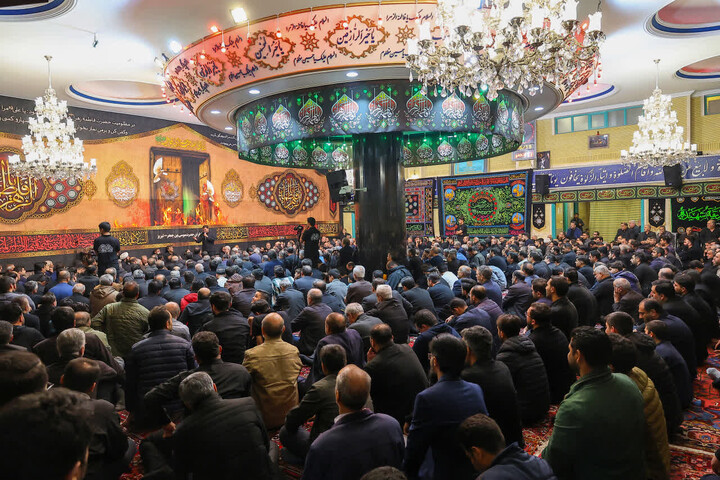 تصاویر/ حضور نماینده ولی فقیه در آذربایجان شرقی در جمع عزاداران در تبریز
