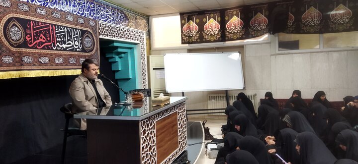 تصاویر/ نشست علمی «سبک زندگی فاطمی» در موسسه قرآن و عترت (ع) علی بن موسی الرضا(ع)