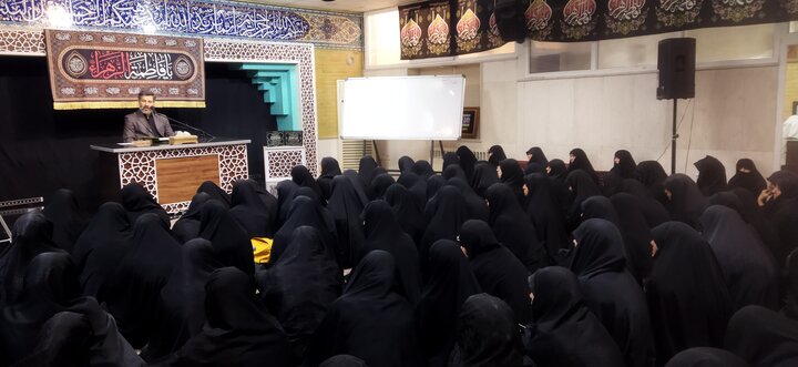 تصاویر/ نشست علمی «سبک زندگی فاطمی» در موسسه قرآن و عترت (ع) علی بن موسی الرضا(ع)