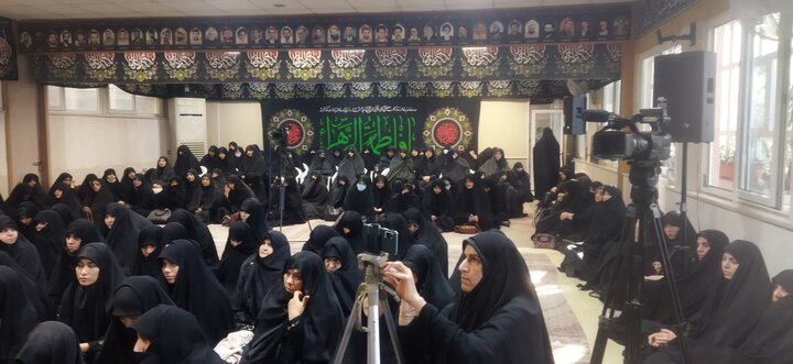 تصاویر/ نشست «سبک زندگی فاطمی» در موسسه قرآن و عترت (ع) علی بن موسی الرضا(ع)