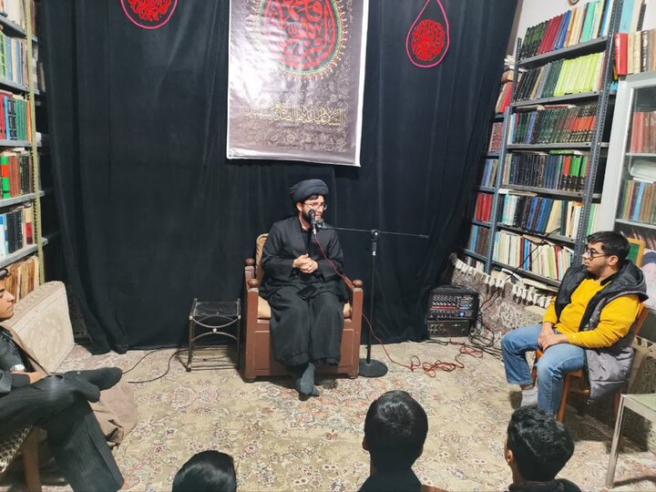 تصاوبر/ آیین سوگواری ایام شهادت حضرت فاطمه(س) در بیت و مسجد آیت‌الله مصطفوی(ره‌) کاشان