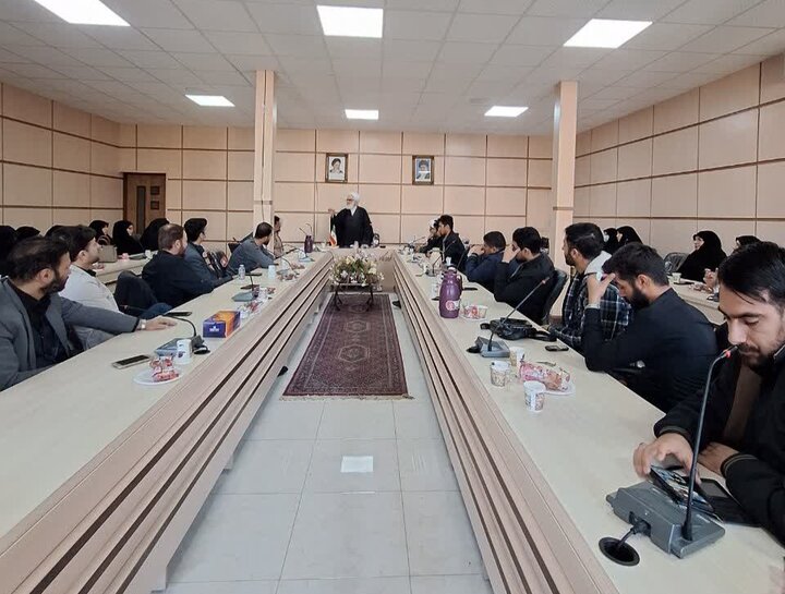 تصاویر/ جلسه مربیان امین شهرستان سنندج و کامیاران با حجت الاسلام والمسلمین انصاری قزوینی