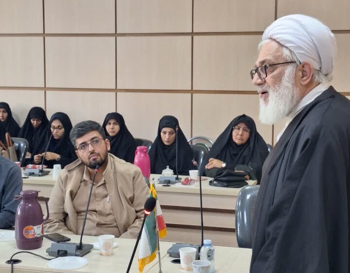 تصاویر/ جلسه مربیان امین شهرستان سنندج و کامیاران با حجت الاسلام والمسلمین انصاری قزوینی