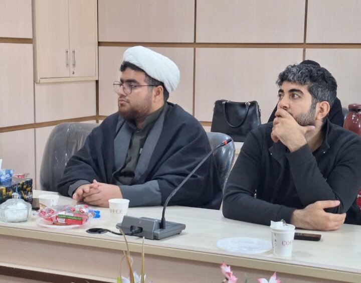تصاویر/ جلسه مربیان امین شهرستان سنندج و کامیاران با حجت الاسلام والمسلمین انصاری قزوینی