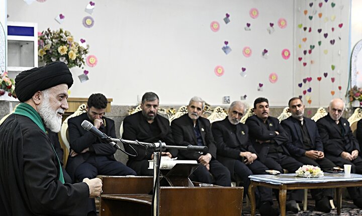 تصاویر/ تشرف خادمان آستان مقدسه حضرت معصومه(س) به حرم حضرت عبدالعظیم(ع)