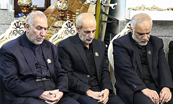 تصاویر/ تشرف خادمان آستان مقدسه حضرت معصومه(س) به حرم حضرت عبدالعظیم(ع)