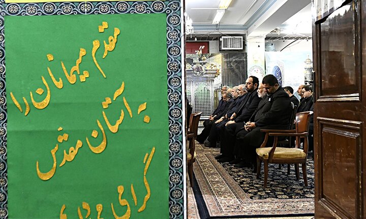 تصاویر/ تشرف خادمان آستان مقدسه حضرت معصومه(س) به حرم حضرت عبدالعظیم(ع)