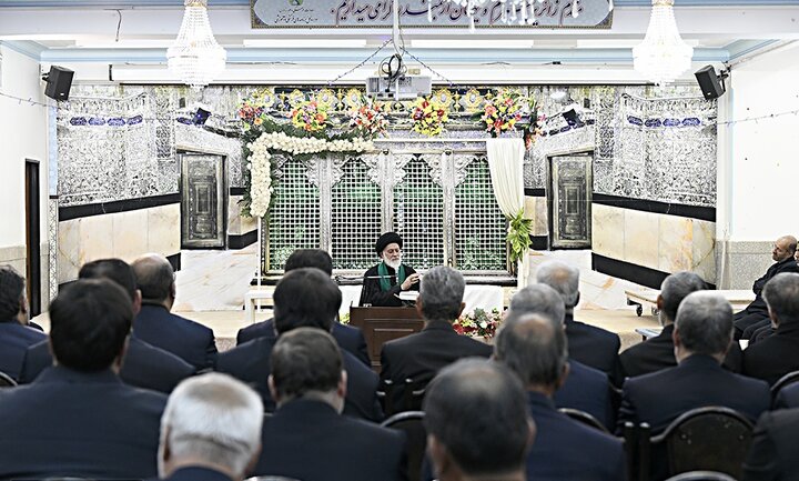 تصاویر/ تشرف خادمان آستان مقدسه حضرت معصومه(س) به حرم حضرت عبدالعظیم(ع)