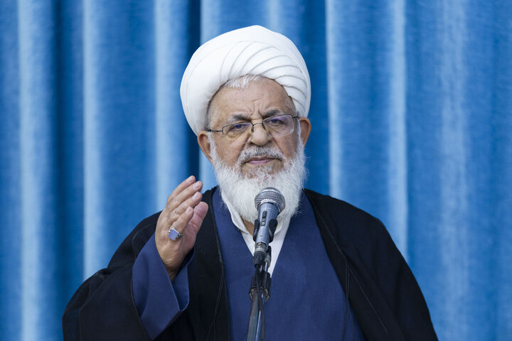 دیدار جمعی از دانشجویان ، طلاب و روحانیون بسیجی با امام جمعه یزد