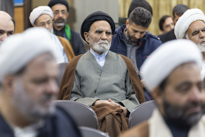 دیدار جمعی از دانشجویان ، طلاب و روحانیون بسیجی با امام جمعه یزد