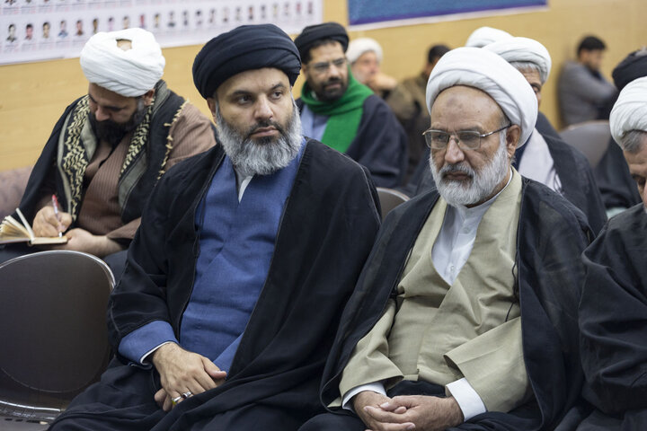 دیدار جمعی از دانشجویان ، طلاب و روحانیون بسیجی با امام جمعه یزد