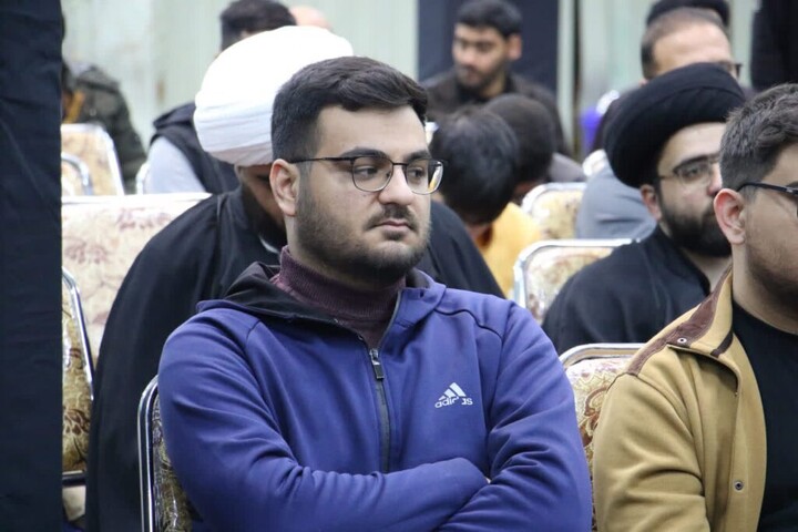 تصاویر|برگزاری کرسی آزاد اندیشی در مدرسه علمیه صدر بازار اصفهان