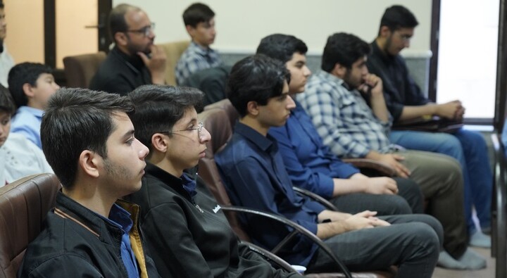 تصاویر/ نشست مسئول اتحادیه انجمن‌های اسلامی دانش‌آموزان بوشهر با امام جمعه