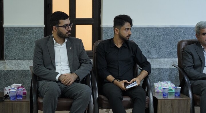 تصاویر/ نشست مسئول اتحادیه انجمن‌های اسلامی دانش‌آموزان بوشهر با امام جمعه