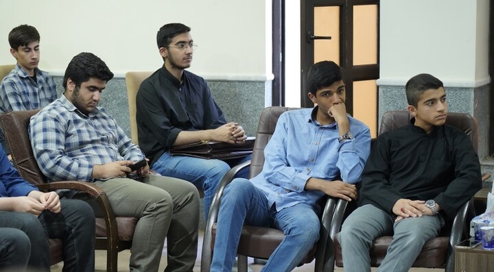 تصاویر/ نشست مسئول اتحادیه انجمن‌های اسلامی دانش‌آموزان بوشهر با امام جمعه