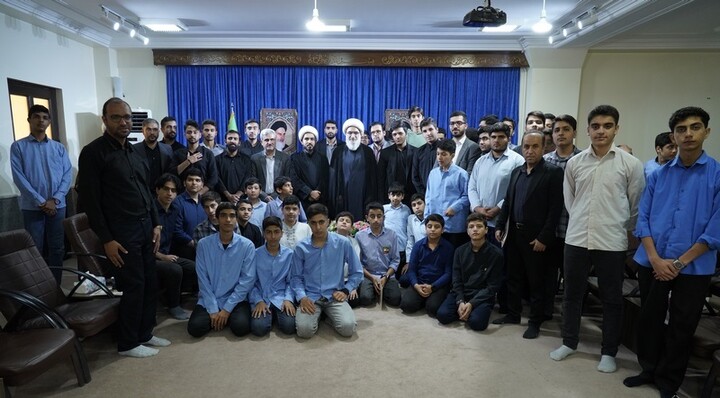 تصاویر/ نشست مسئول اتحادیه انجمن‌های اسلامی دانش‌آموزان بوشهر با امام جمعه