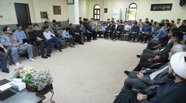 تصاویر/ نشست مسئول اتحادیه انجمن‌های اسلامی دانش‌آموزان بوشهر با امام جمعه