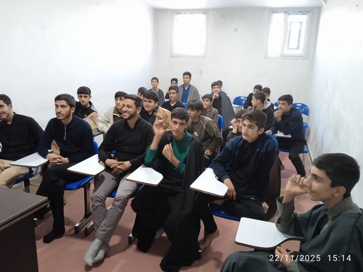 تصاویر/برگزاری برنامه های تهذیبی تربیتی در مدرسه علمیه نورآباد