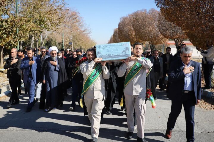 تصاویر/مراسم استقبال از پیکر مطهر شهید گمنام در دانشگاه آزاد اسلامی اراک