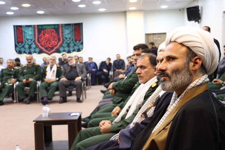 دیدار فرمانده و مسئولین سپاه ولیعصر(عج) استان با نماینده ولی فقیه در خوزستان
