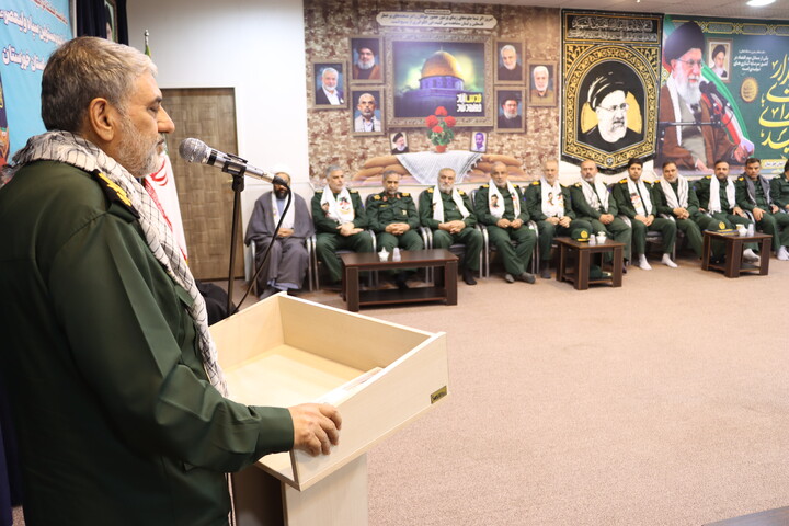 دیدار فرمانده و مسئولین سپاه ولیعصر(عج) استان با نماینده ولی فقیه در خوزستان