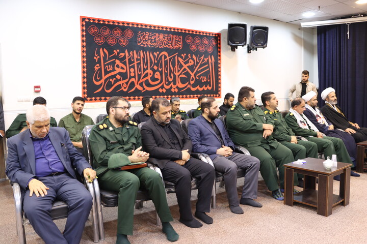 دیدار فرمانده و مسئولین سپاه ولیعصر(عج) استان با نماینده ولی فقیه در خوزستان