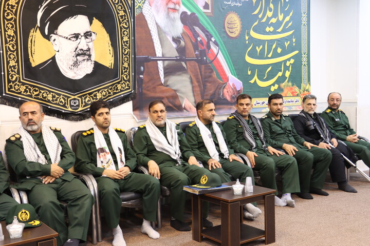 دیدار فرمانده و مسئولین سپاه ولیعصر(عج) استان با نماینده ولی فقیه در خوزستان