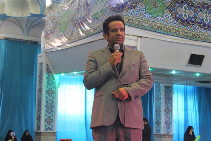 تصاویر/ اجتماع هزاران نفری دختران فاطمی در حسینیه ثارالله کرمان