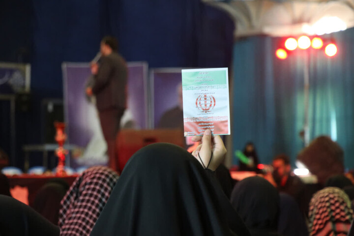 تصاویر/ اجتماع هزاران نفری دختران فاطمی در حسینیه ثارالله کرمان