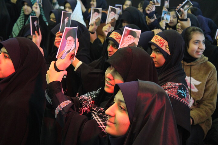 تصاویر/ اجتماع هزاران نفری دختران فاطمی در حسینیه ثارالله کرمان