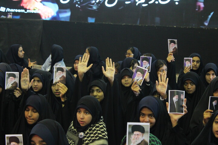 تصاویر/ اجتماع هزاران نفری دختران فاطمی در حسینیه ثارالله کرمان