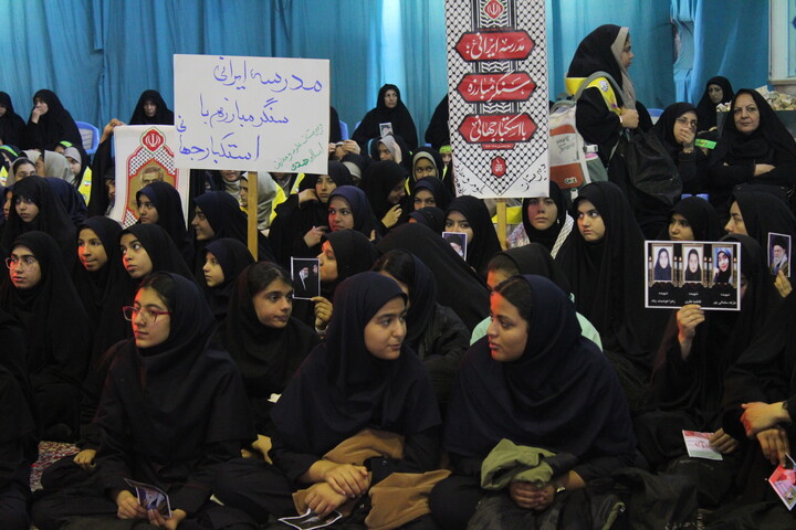 تصاویر/ اجتماع هزاران نفری دختران فاطمی در حسینیه ثارالله کرمان