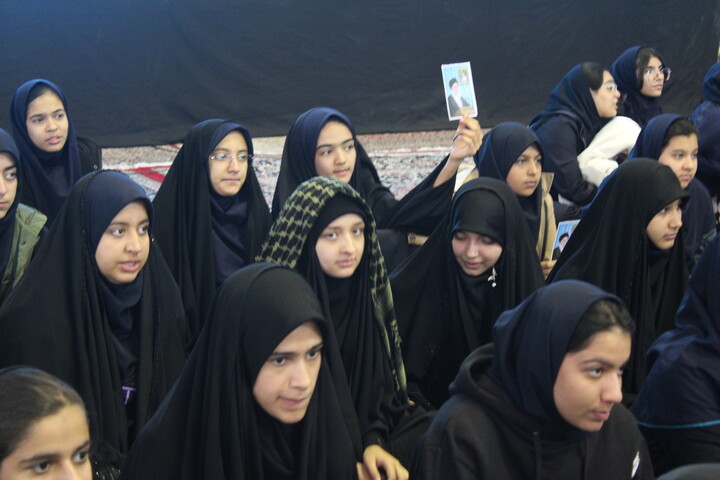 تصاویر/ اجتماع هزاران نفری دختران فاطمی در حسینیه ثارالله کرمان