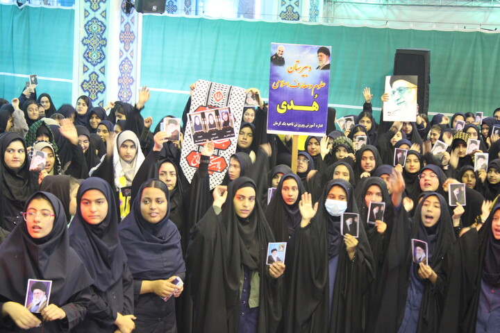 تصاویر/ اجتماع هزاران نفری دختران فاطمی در حسینیه ثارالله کرمان