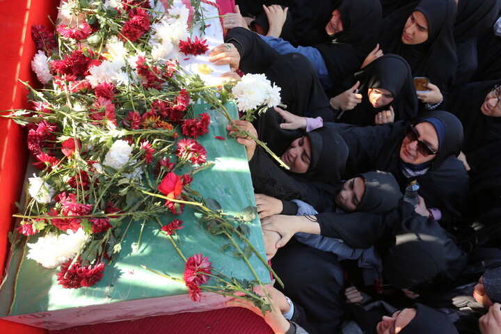 تصاویر / سنگ تمام دانشجویان اصفهانی در استقبال از کاروان اهالی بهشت