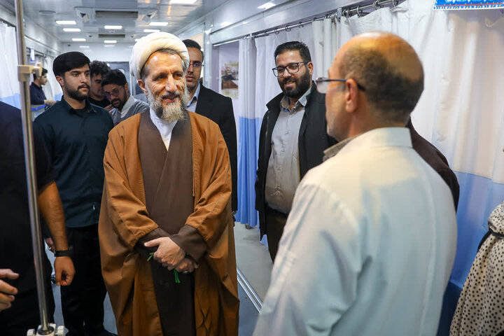 تصاویر / بازدید  امام جمعه قزوین از از بیمارستان سیار ۹۹ تختخوابی بنیاد برکت در مهرگان