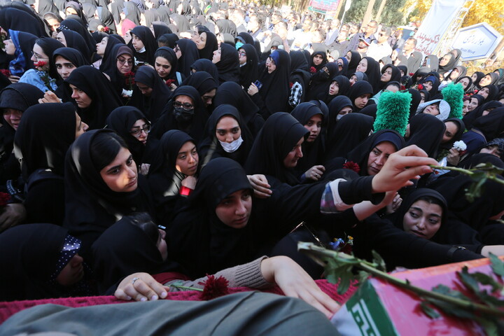 تصاویر / سنگ تمام دانشجویان اصفهانی در استقبال از کاروان اهالی بهشت