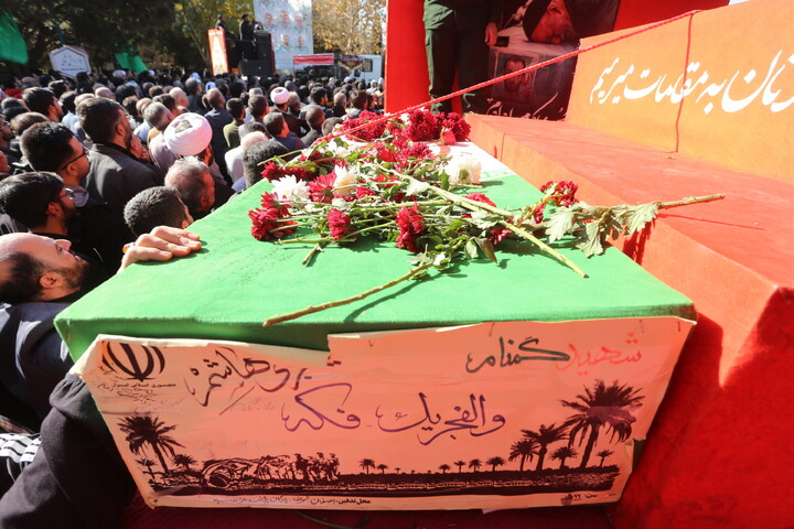 تصاویر / سنگ تمام دانشجویان اصفهانی در استقبال از کاروان اهالی بهشت