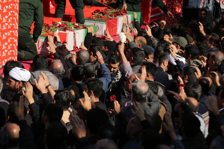 تصاویر / سنگ تمام دانشجویان اصفهانی در استقبال از کاروان اهالی بهشت