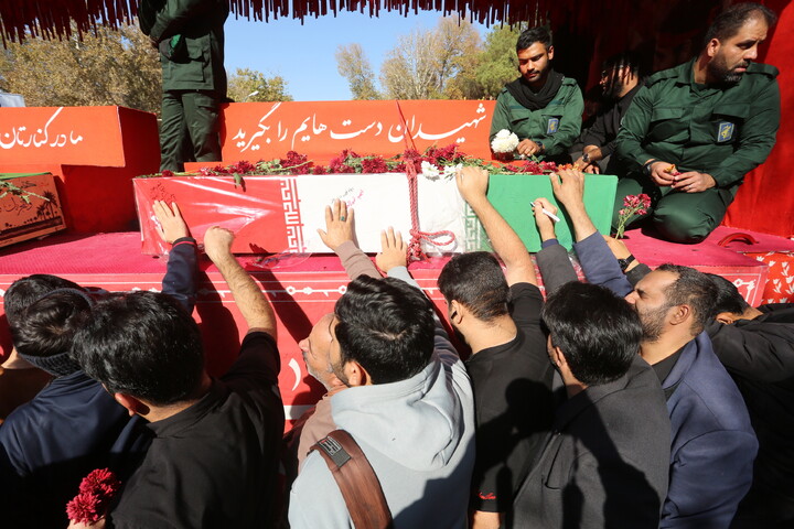 تصاویر / سنگ تمام دانشجویان اصفهانی در استقبال از کاروان اهالی بهشت